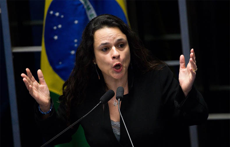 'SÃ³ Davi Alcolumbre tem poder para conter o presidente do STF', diz JanaÃ­na Paschoal