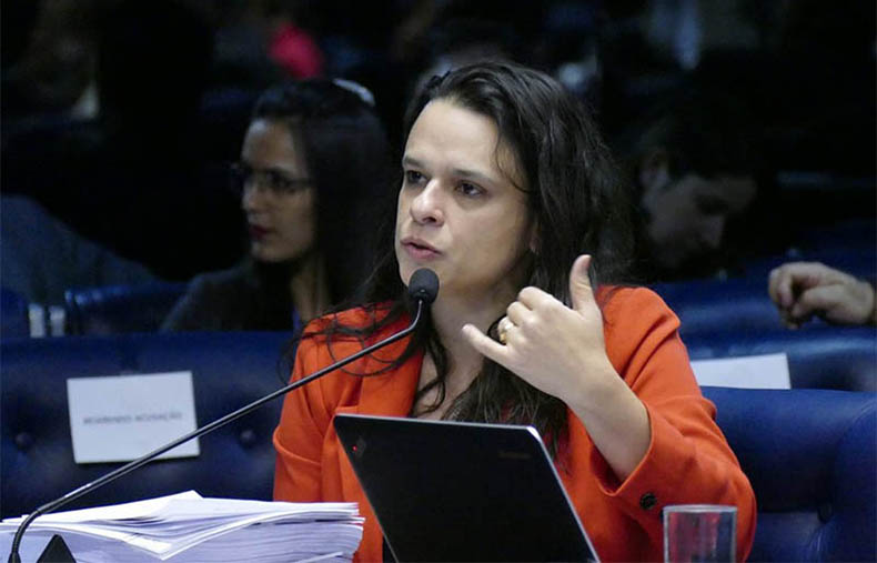 JanaÃ­na Paschoal no Roda Viva