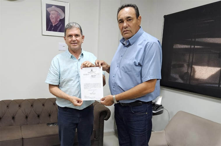Para integrar equipe da prefeita Adriane, vereador JoÃ£o Rocha se licencia da CÃ¢mara