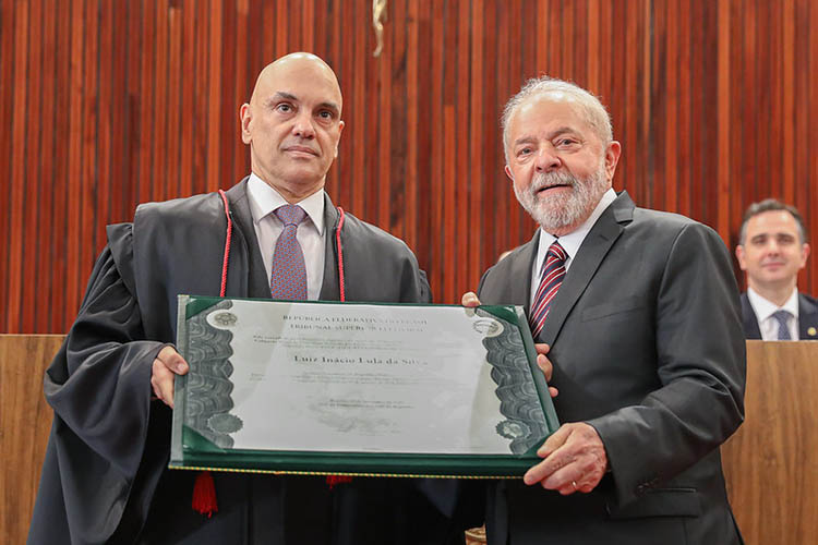 Candidato que acusou TSE de diplomar 'sÃ³sia de Lula' Ã© multado em R$ 10 mil