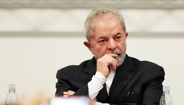 Moro bloqueia R$ 606 mil de Lula