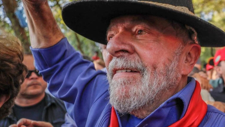 Lula 'gaÃºcho' visita mausolÃ©u de GetÃºlio