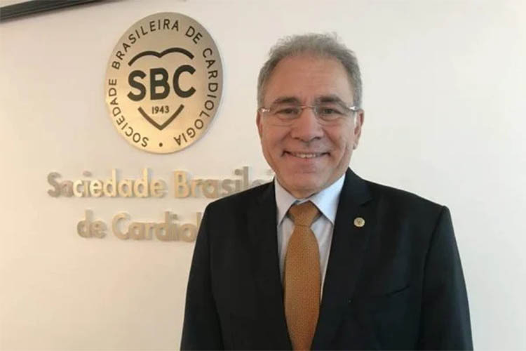 Bolsonaro se reÃºne com Marcelo Queiroga, que deve assumir MinistÃ©rio da SaÃºde