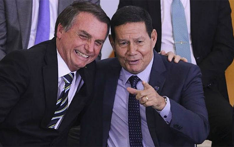TSE rejeita cassar chapa Bolsonaro - MourÃ£o, mas decide punir disparos de fakes em 2022