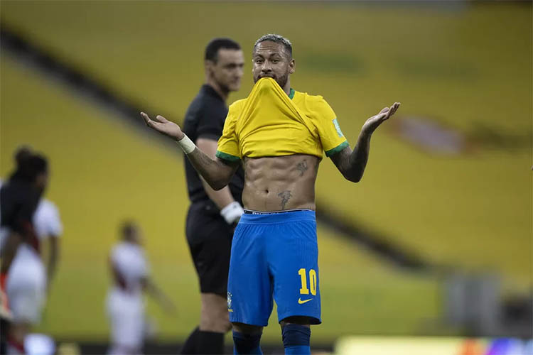 Brasil segue 100%; artilheiro, Neymar reclama: 'NÃ£o sei o que faÃ§o pra galera respeitar'