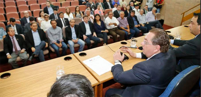 Candidatos Ã  Prefeitura de Campo Grande firmam compromissos com entidades na OAB