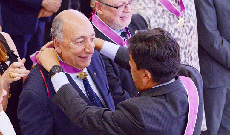 Senador Pedro Chaves recebe do MEC a medalha da Ordem do MÃ©rito Educativo