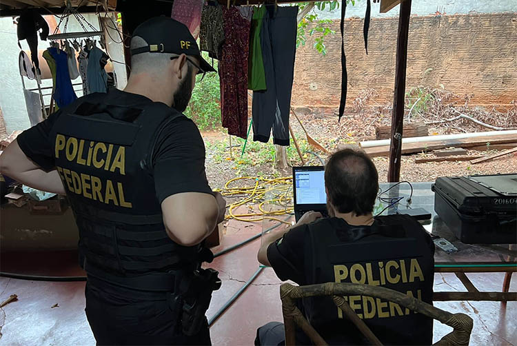 PF prende homem em flagrante com arquivos de pedofilia, em Guia Lopes da Laguna