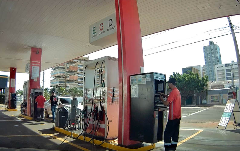 PreÃ§o da gasolina deve cair atÃ© 60 centavos em MS nesta semana com ICMS menor, diz governo