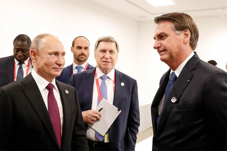 RÃºssia pede que Bolsonaro faÃ§a cinco testes de covid-19 antes de se encontrar com Putin