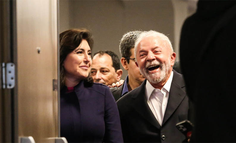 Lula atuou para banco emprestar US$ 1 bilhÃ£o Ã  Argentina e barrar avanÃ§o de Milei, diz jornal