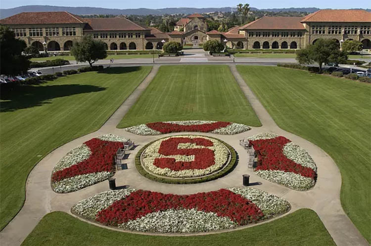 Riedel integra comitiva em visita a Stanford para estudar projetos da economia verde