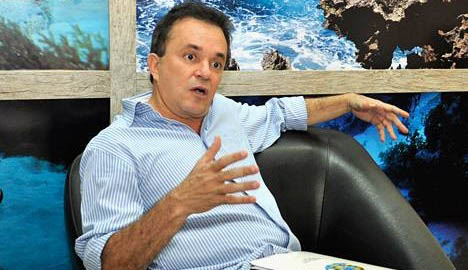 Entre Cunha (PMDB) e Chinaglia (PT), Vander defende acordo na eleiÃ§Ã£o da CÃ¢mara