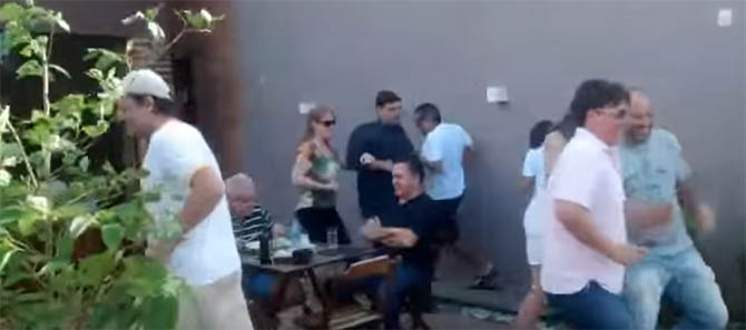Deputado do PT vira alvo de 'danÃ§a de quadrilha' em bar de Campo Grande